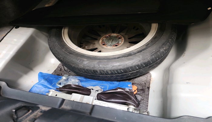 2017 Honda City 1.5L I-VTEC VX CVT, Petrol, Automatic, 1,12,358 km, tyre