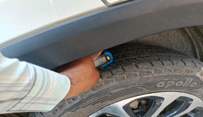 2025 Maruti Grand Vitara ZETA SMART HYBRID AT, Petrol, Automatic, 16,415 km, tyre