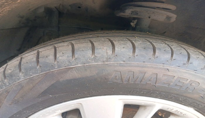 2016 Maruti Swift ZXI, Petrol, Manual, 58,393 km, tyre