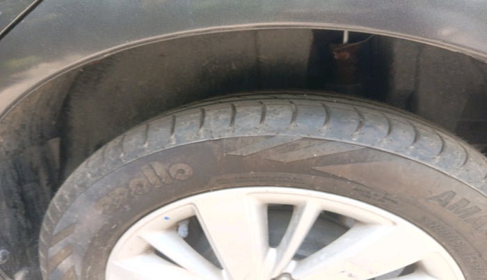 2016 Maruti Swift ZXI, Petrol, Manual, 58,393 km, tyre