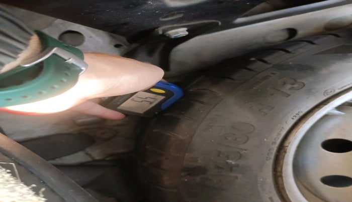 2011 Maruti Wagon R 1.0 LXI CNG, CNG, Manual, 1,43,705 km, tyre