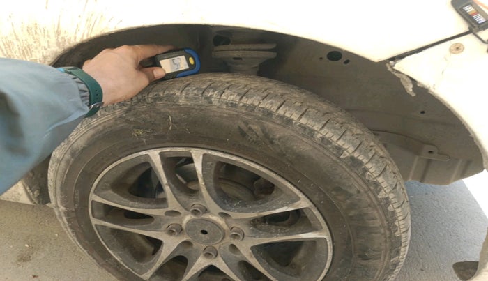 2011 Maruti Wagon R 1.0 LXI CNG, CNG, Manual, 1,43,705 km, tyre