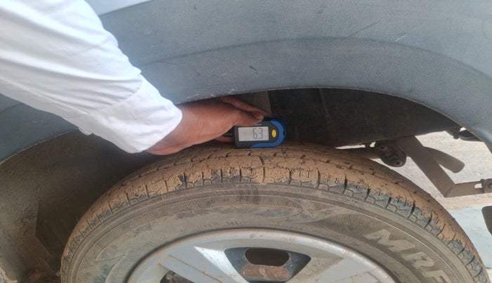 2016 Renault Kwid RXL, Petrol, Manual, 1,04,250 km, tyre