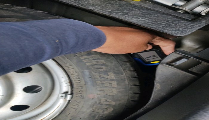 2015 Maruti Wagon R 1.0 LXI, Petrol, Manual, 62,989 km, tyre