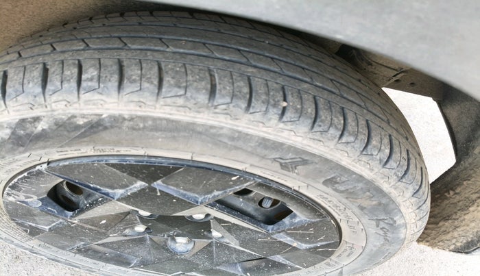 2025 KIA SYROS HTK (O) 1.0 Turbo 6MT, Petrol, Manual, 16,898 km, tyre