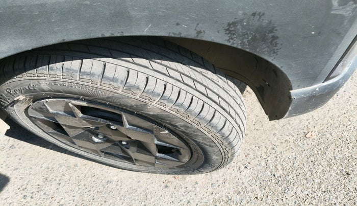 2025 KIA SYROS HTK (O) 1.0 Turbo 6MT, Petrol, Manual, 16,898 km, tyre