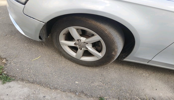 2012 Audi A4 2.0 TDI, Diesel, Automatic, 77,678 km, tyre