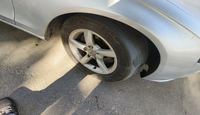 2012 Audi A4 2.0 TDI, Diesel, Automatic, 77,678 km, tyre