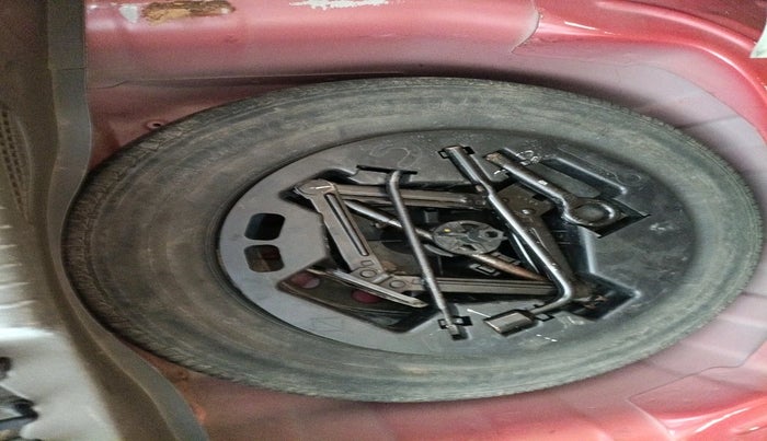 2011 Hyundai i10 SPORTZ 1.2, Petrol, Manual, 83,200 km, tyre