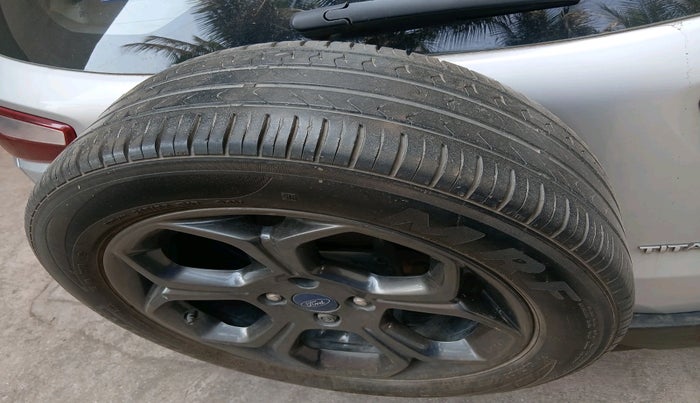 2019 Ford Ecosport TITANIUM 1.5L SPORTS(SUNROOF) DIESEL, Diesel, Manual, 3,53,674 km, tyre