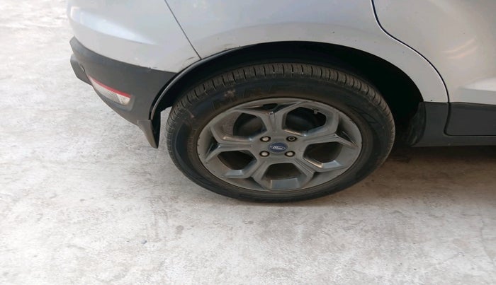 2019 Ford Ecosport TITANIUM 1.5L SPORTS(SUNROOF) DIESEL, Diesel, Manual, 3,53,674 km, tyre