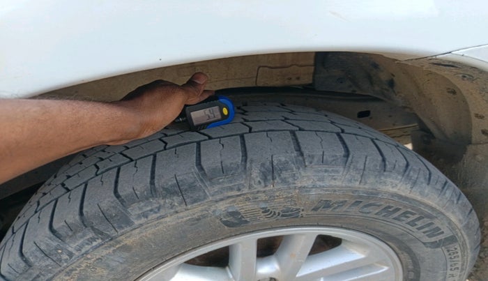 2014 Toyota Fortuner 3.0 4X2 MT, Diesel, Manual, 2,67,811 km, tyre