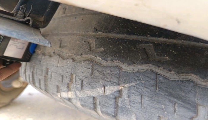 2014 Toyota Fortuner 3.0 4X2 MT, Diesel, Manual, 2,67,811 km, tyre