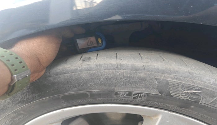 2017 Audi A4 35 TDI Technology, Diesel, Automatic, 1,14,569 km, tyre