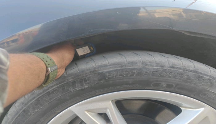 2017 Audi A4 35 TDI Technology, Diesel, Automatic, 1,14,569 km, tyre