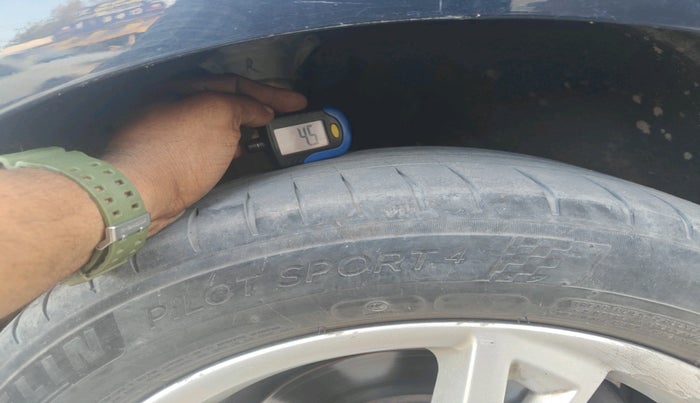 2017 Audi A4 35 TDI Technology, Diesel, Automatic, 1,14,569 km, tyre