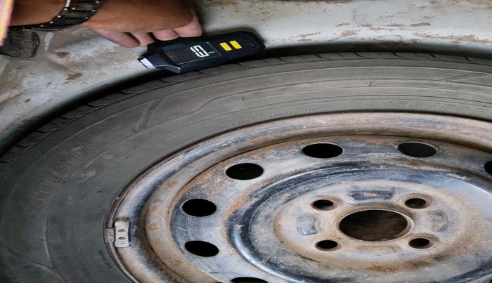 2011 Maruti Swift VDI, Diesel, Manual, 1,95,883 km, tyre