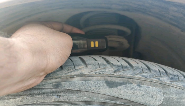 2016 Tata Tiago XM PETROL, Petrol, Manual, 1,20,042 km, tyre