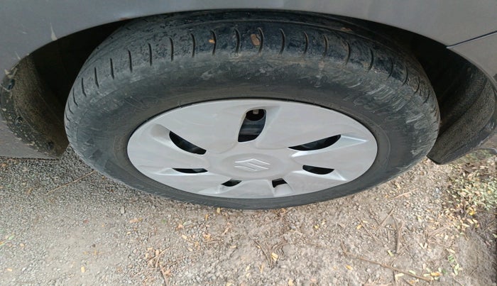 2017 Maruti Celerio VXI AMT, Petrol, Automatic, 1,79,932 km, tyre