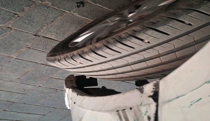 2017 Maruti Ertiga VXI CNG, CNG, Manual, 92,242 km, tyre