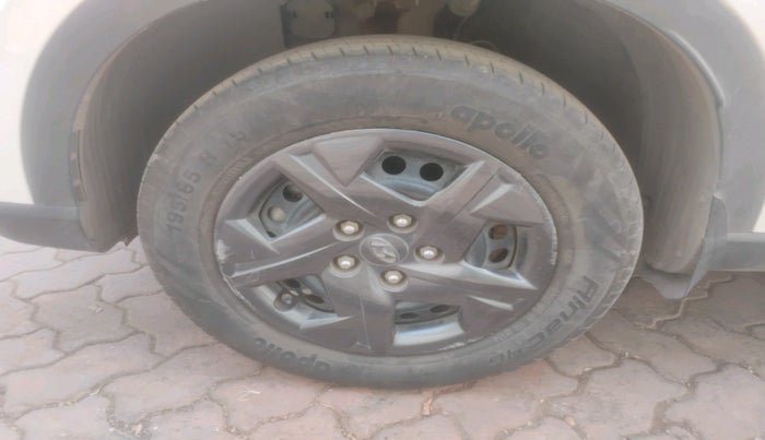 2023 Hyundai VENUE SX 1.2 PETROL, Petrol, Manual, 11,210 km, tyre