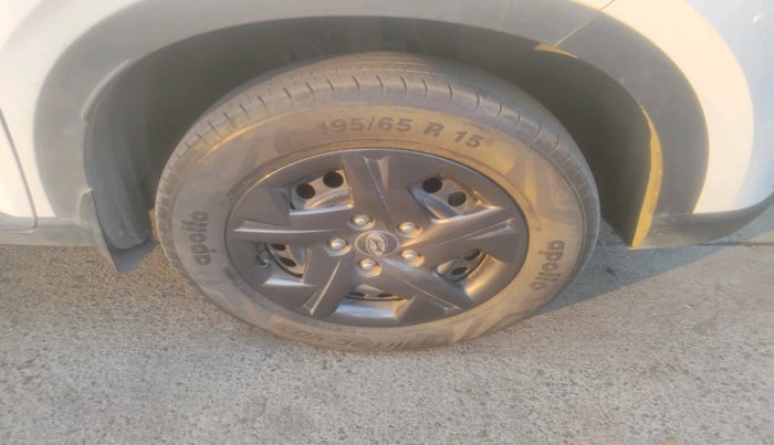 2023 Hyundai VENUE SX 1.2 PETROL, Petrol, Manual, 11,210 km, tyre