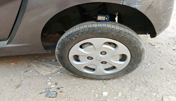 2018 Tata Nano TWIST XT, Petrol, Manual, 18,925 km, tyre