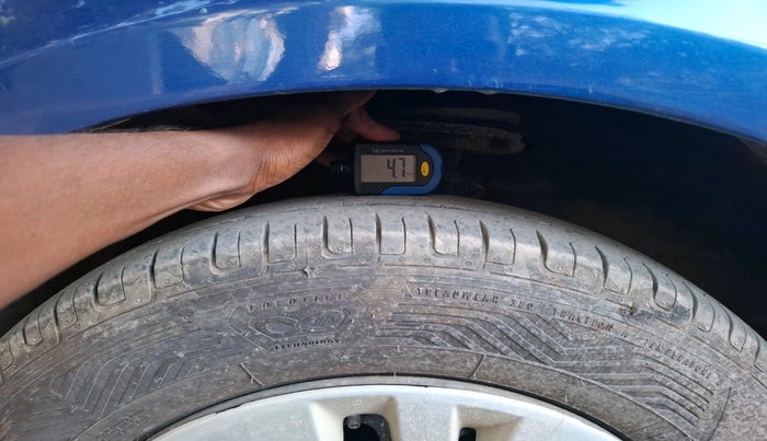 2012 Maruti Swift VXI, Petrol, Manual, 33,889 km, tyre