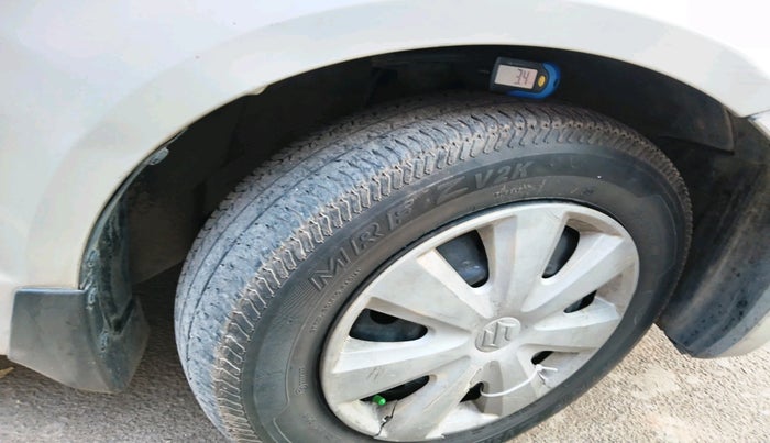 2011 Maruti Swift Dzire VXI, Petrol, Manual, 73,375 km, tyre