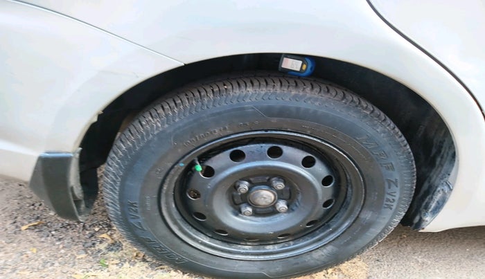 2011 Maruti Swift Dzire VXI, Petrol, Manual, 73,375 km, tyre