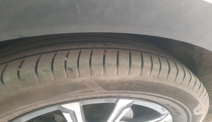 2023 Mahindra XUV700 AX 7 D MT 7 STR, Diesel, Manual, 67,826 km, tyre