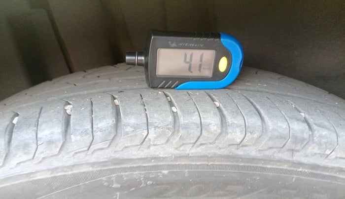 2022 Volkswagen VIRTUS TOPLINE TSI 1.0 MT, Petrol, Manual, 23,190 km, tyre