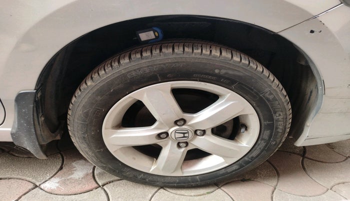 2010 Honda City 1.5L I-VTEC V MT, Petrol, Manual, 1,01,748 km, tyre