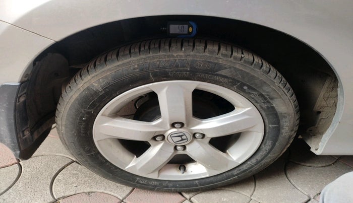 2010 Honda City 1.5L I-VTEC V MT, Petrol, Manual, 1,01,748 km, tyre