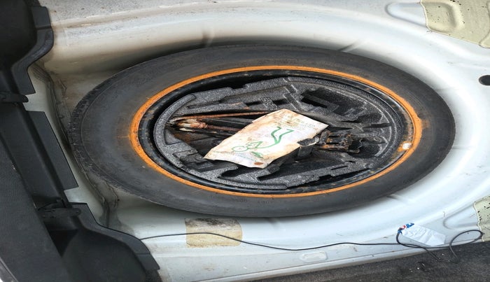 2011 Skoda Superb ELEGANCE 1.8 TSI MT, Petrol, Manual, 1,11,770 km, tyre