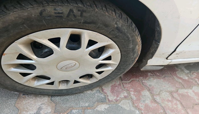 2015 Ford Ecosport AMBIENTE 1.5L DIESEL, Diesel, Manual, 85,398 km, tyre