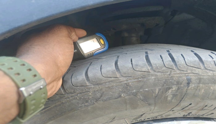 2019 Hyundai VENUE SX(O) 1.4 CRDI, Diesel, Manual, 1,70,896 km, tyre