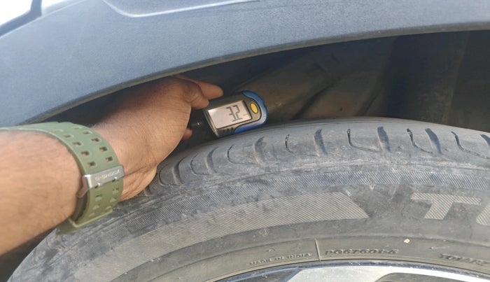 2019 Hyundai VENUE SX(O) 1.4 CRDI, Diesel, Manual, 1,70,896 km, tyre