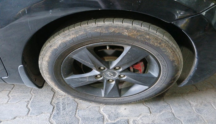 2014 Hyundai New Elantra 1.6 SX AT DIESEL, Diesel, Automatic, 1,46,336 km, tyre