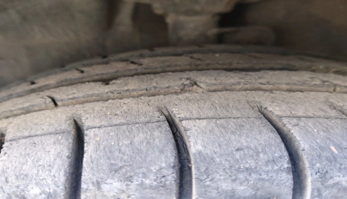 2015 Maruti Celerio VDI, Diesel, Manual, 88,057 km, tyre