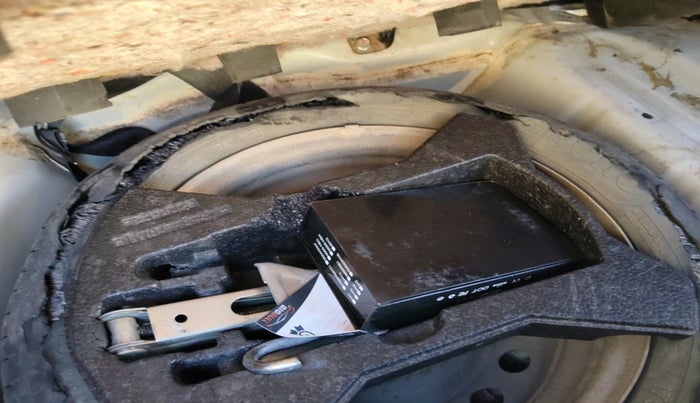 2015 Maruti Celerio VDI, Diesel, Manual, 88,057 km, tyre