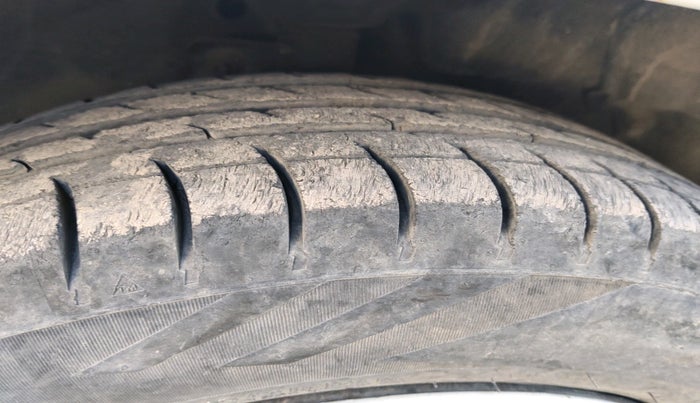 2015 Maruti Celerio VDI, Diesel, Manual, 88,057 km, tyre