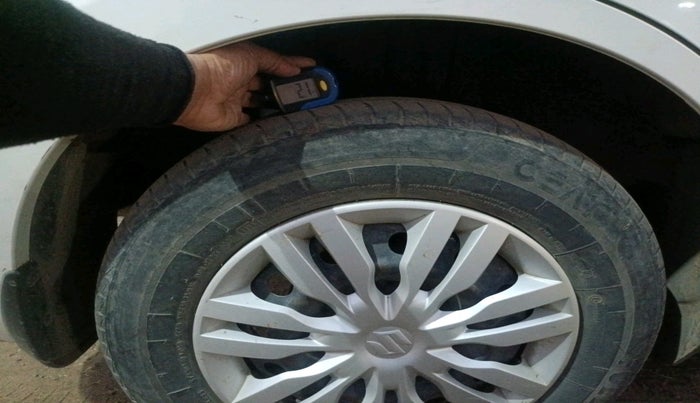 2018 Maruti Dzire VDI, Diesel, Manual, 1,10,336 km, tyre