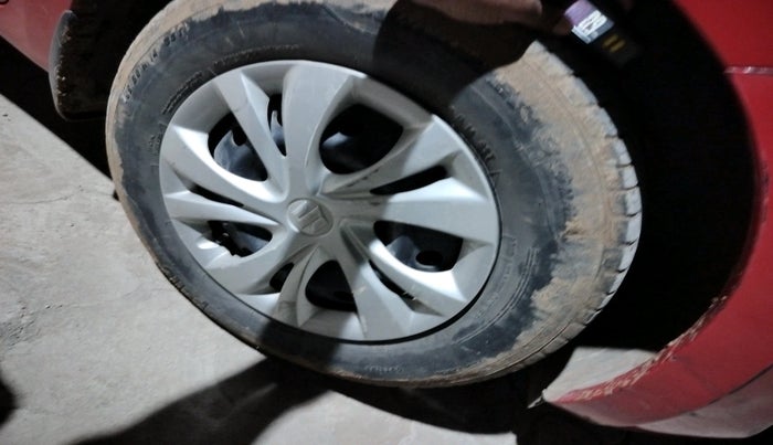 2018 Maruti Swift VXI AMT, Petrol, Automatic, 42,736 km, tyre