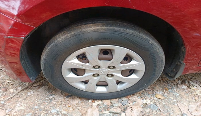 2015 Hyundai Elite i20 MAGNA 1.2, Petrol, Manual, 1,08,511 km, tyre