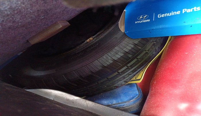 2015 Hyundai Elite i20 MAGNA 1.2, Petrol, Manual, 1,08,511 km, tyre