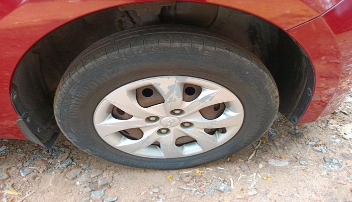 2015 Hyundai Elite i20 MAGNA 1.2, Petrol, Manual, 1,08,511 km, tyre