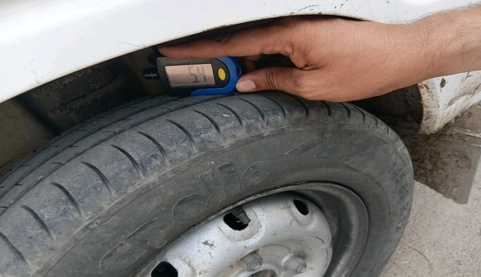 2016 Maruti OMNI E 8 STR, Petrol, Manual, 1,20,197 km, tyre