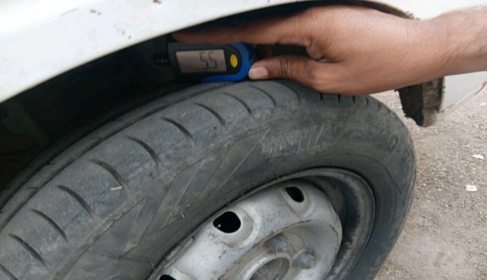 2016 Maruti OMNI E 8 STR, Petrol, Manual, 1,20,197 km, tyre