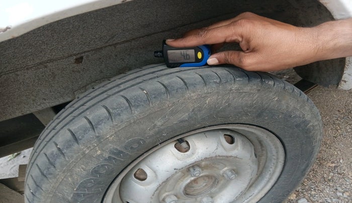 2016 Maruti OMNI E 8 STR, Petrol, Manual, 1,20,197 km, tyre